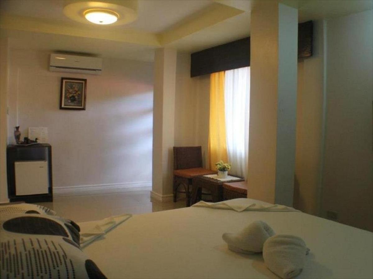 פורטו פרינססה Oyo 621 De Loro Inn מראה חיצוני תמונה
